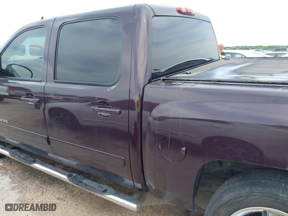 2008 Chevrolet Silverado 1500 LT w/1LT with VIN 2GCEK13J281331057, listed as a IAAI auction lot 41949729 with 276,931 mi miles. Bid and sale history available at carsss.com. Image 14.