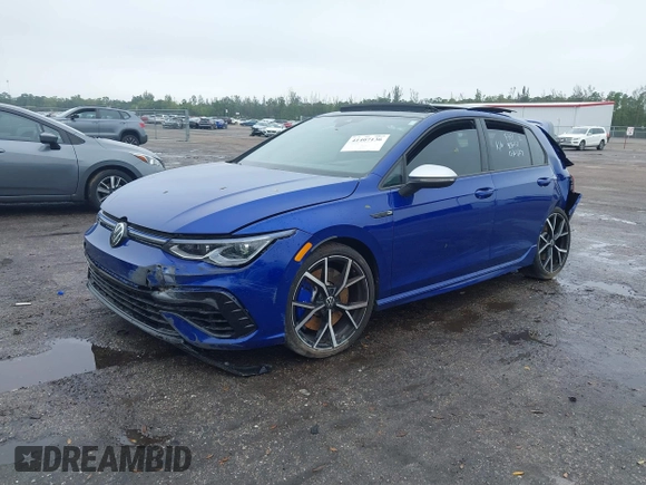 2024 Volkswagen Golf z VIN WVWFB7CD0RW141589, wystawiony jako IAAI lot #41407136 z przebiegiem 3 532 mil mil oraz . Historia ofert i sprzedaży dostępna na DreamBid. Obrazek 2.