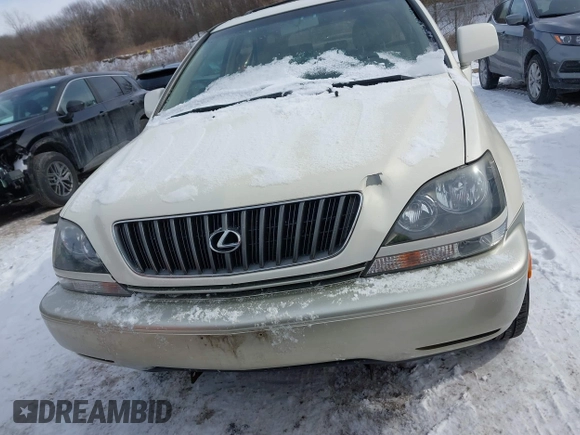 2000 Lexus RX 300 with VIN JT6HF10UXY0132714, listed as a IAAI auction lot 41611808 with 112,080 mi miles and . Bid and sale history available at carsss.com. Image 6.