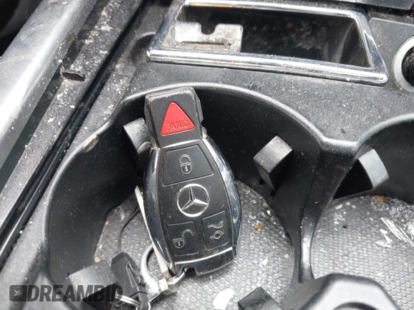 2015 Mercedes-Benz E-Class E 350 Luxury with VIN WDDHF8JB2FB088875, listed as a IAAI auction lot 42128441 with 150,542 mi miles. Bid and sale history available at carsss.com. Image 11.