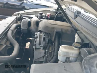 2013 Chevrolet Tahoe LTZ z VIN 1GNSCCE00DR130184, wystawiony jako IAAI lot #43196709 z przebiegiem 240 540 mil mil oraz . Historia ofert i sprzedaży dostępna na DreamBid. Obrazek 20.