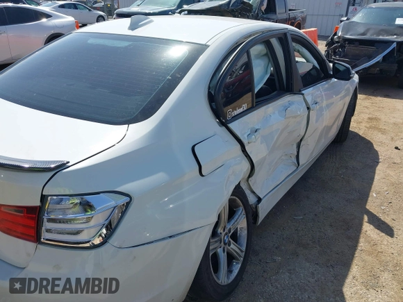 2014 BMW 3 Series 328i xDrive с VIN WBA3B5G55ENS07237, выставлен на аукционе IAAI как лот 41885237 с пробегом 100 288 миль миль и . История ставок и продаж доступна на DreamBid. Изображение 6.