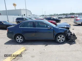 2009 Volkswagen Jetta SE с VIN 3VWRM71K39M080809, выставлен на аукционе IAAI как лот 42248542 с пробегом 71 517 миль миль и . История ставок и продаж доступна на DreamBid. Изображение 12.