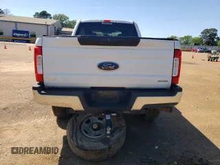 2018 Ford F-250 XL z VIN 1FT7W2B65JEC60716, wystawiony jako Copart lot #52326705 z przebiegiem 128 780 mil mil oraz Szkoda całkowita • Salvage title. Historia ofert i sprzedaży dostępna na DreamBid. Obrazek 6.