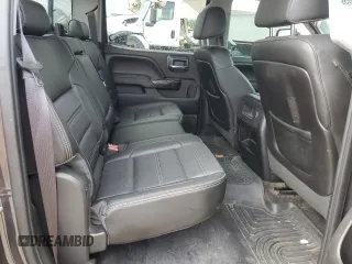 2015 GMC Sierra 3500HD Denali z VIN 1GT424E87FF588292, wystawiony jako Copart lot #65950764 z przebiegiem 128 416 mil mil oraz Szkoda całkowita • Salvage title. Historia ofert i sprzedaży dostępna na DreamBid. Obrazek 6.