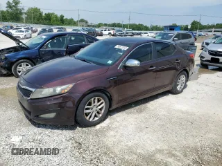 2013 Kia Optima LX z VIN 5XXGM4A74DG208795, wystawiony jako Copart lot #56872555 z przebiegiem 95 835 mil mil oraz Szkoda całkowita • Salvage title. Historia ofert i sprzedaży dostępna na DreamBid. Obrazek 1.