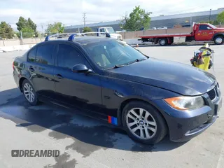 2007 BMW 3 Series 328i with VIN WBAVC53587FZ71348, listed as a IAAI auction lot 42057532 with 198,307 mi miles and . Bid and sale history available at carsss.com. Image 1.