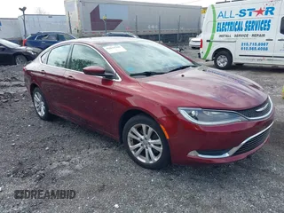 2015 Chrysler 200 Limited z VIN 1C3CCCAB7FN662177, wystawiony jako IAAI lot #42032768 z przebiegiem 64 570 mil mil oraz . Historia ofert i sprzedaży dostępna na DreamBid. Obrazek 1.