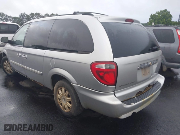 2007 Chrysler Town & Country Touring with VIN 2A4GP54L57R134721, listed as a IAAI auction lot 42242154 with 191,917 mi miles and . Bid and sale history available at DreamBid. Image 3.