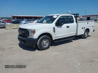 2019 Ford F-250 XL with VIN 1FD7X2A68KEE68410, listed as a IAAI auction lot 42483463 with 100,636 mi miles and . Bid and sale history available at DreamBid. Image 17.