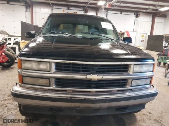 1996 Chevrolet Tahoe with VIN 1GNEK13R8TJ313125, listed as a IAAI auction lot 41361170 with 162,789 mi miles. Bid and sale history available at carsss.com. Image 12.