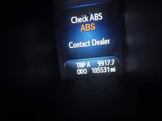 2016 Toyota Avalon Hybrid XLE Premium with VIN 4T1BD1EB9GU051976, listed as a IAAI auction lot 41839380 with 105,531 mi miles. Bid and sale history available at carsss.com. Image 15.