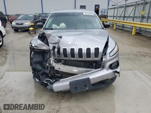 2017 Jeep Cherokee Sport with VIN 1C4PJMAB1HW578068, listed as a Copart auction lot 42719785 with 193,278 mi miles and Non Repairable. Bid and sale history available at carsss.com. Image 5.