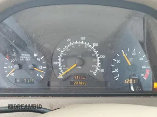 1998 Mercedes-Benz C 230/260/280/320 with VIN WDBHA23G8WA637787, listed as a Copart auction lot 88411815 with 207,843 mi miles and Salvage Title. Bid and sale history available at carsss.com. Image 9.