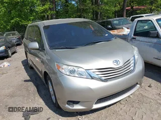 2015 Toyota Sienna LE AAS with VIN 5TDKK3DCXFS552524, listed as a IAAI auction lot 42060065 with 249,332 mi miles and . Bid and sale history available at DreamBid. Image 1.