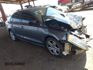 2011 Volkswagen Jetta S с VIN 3VW2K7AJ1BM075399, выставлен на аукционе IAAI как лот 42328622 с пробегом 135 772 миль миль и . История ставок и продаж доступна на DreamBid. Изображение 1.