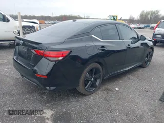 2022 Nissan Sentra SR z VIN 3N1AB8DVXNY307372, wystawiony jako IAAI lot #41958405 z przebiegiem 30 373 mil mil oraz . Historia ofert i sprzedaży dostępna na DreamBid. Obrazek 4.