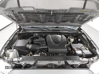 2020 Toyota Tacoma SR5 z VIN 5TFAZ5CN9LX089772, wystawiony jako Copart lot #60783225 z przebiegiem 59 592 mil mil oraz Czysty tytuł • Clean title. Historia ofert i sprzedaży dostępna na DreamBid. Obrazek 11.