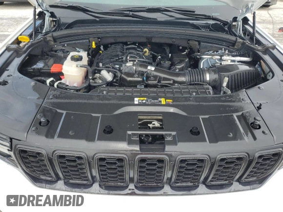 2024 Jeep Grand Cherokee Altitude with VIN 1C4RJGAG5R8546493, listed as a Copart auction lot 75140814 with 11,611 mi miles and Non repairable. Bid and sale history available at DreamBid. Image 12.