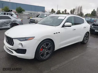 2017 Maserati Levante with VIN ZN661XUS7HX253832, listed as a IAAI auction lot 41732363 with 87,228 mi miles. Bid and sale history available at carsss.com. Image 18.