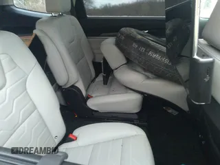 2022 Kia Telluride SX with VIN 5XYP5DHC8NG221725, listed as a IAAI auction lot 38312817 with Not Provided miles and . Bid and sale history available at carsss.com. Image 8.