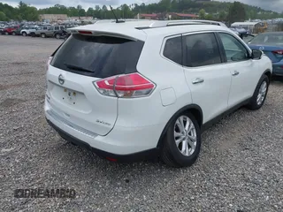 2016 Nissan Rogue SV z VIN KNMAT2MVXGP631725, wystawiony jako IAAI lot #42167551 z przebiegiem 133 982 mil mil oraz . Historia ofert i sprzedaży dostępna na DreamBid. Obrazek 4.