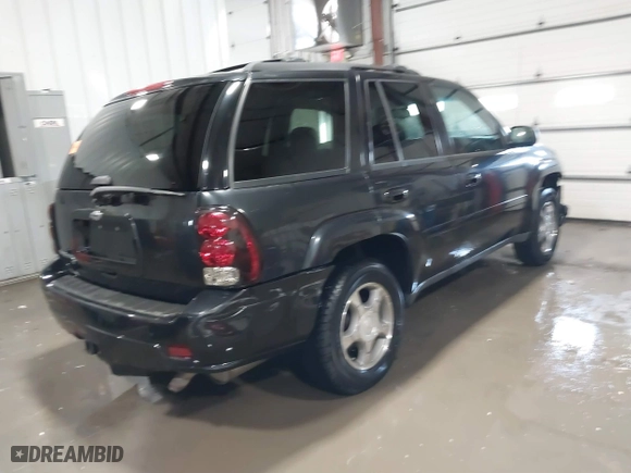 2008 Chevrolet TrailBlazer Fleet w/2FL with VIN 1GNDT13S582205123, listed as a IAAI auction lot 41697053 with 123,097 mi miles. Bid and sale history available at carsss.com. Image 4.