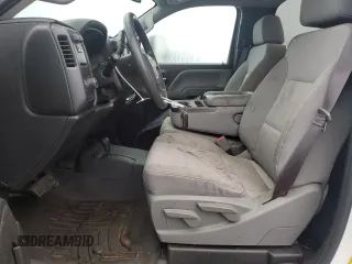 2017 GMC Sierra 3500HD z VIN 1GT32VCYXHZ265117, wystawiony jako Copart lot #86637524 z przebiegiem Nie podano mil oraz Szkoda całkowita • Salvage title. Historia ofert i sprzedaży dostępna na DreamBid. Obrazek 7.