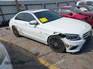 2019 Mercedes-Benz C 300 с VIN 55SWF8DB0KU308453, выставлен на аукционе IAAI как лот 42018308 с пробегом 43 850 миль миль и . История ставок и продаж доступна на DreamBid. Изображение 6.