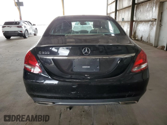 2016 Mercedes-Benz C 300 z VIN 55SWF4JB0GU165508, wystawiony jako Copart lot #58402445 z przebiegiem 183 052 mil mil oraz Czysty tytuł • Clean title. Historia ofert i sprzedaży dostępna na DreamBid. Obrazek 6.