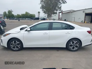 2021 Kia Forte FE with VIN 3KPF24AD4ME286235, listed as a IAAI auction lot 42008381 with 38,341 mi miles and . Bid and sale history available at carsss.com. Image 14.