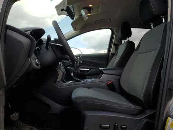 2017 Ford Escape SE z VIN 1FMCU0GD5HUA67154, wystawiony jako Copart lot #58474105 z przebiegiem 129 896 mil mil oraz Czysty tytuł • Clean title. Historia ofert i sprzedaży dostępna na DreamBid. Obrazek 7.