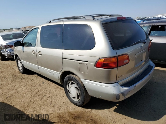 2000 Toyota Sienna LE with VIN 4T3ZF13C3YU229328, listed as a Copart auction lot 70880244 with 201,464 mi miles and Salvage Title. Bid and sale history available at carsss.com. Image 2.