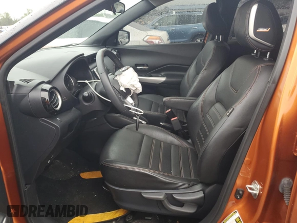 2019 Nissan Kicks S z VIN 3N1CP5CU2KL491930, wystawiony jako Copart lot #61214685 z przebiegiem 83 965 mil mil oraz Szkoda całkowita • Salvage title. Historia ofert i sprzedaży dostępna na DreamBid. Obrazek 7.
