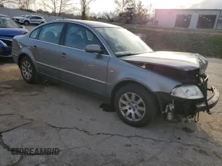 2003 Volkswagen Passat GLS z VIN WVWPD63B33P265784, wystawiony jako Copart lot #79492104 z przebiegiem 185 692 mil mil oraz Szkoda całkowita • Salvage title. Historia ofert i sprzedaży dostępna na DreamBid. Obrazek 4.