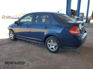 2009 Nissan Versa S z VIN 3N1BC11E89L399629, wystawiony jako Copart lot #57353335 z przebiegiem 169 245 mil mil oraz Szkody całkowita. Historia ofert i sprzedaży dostępna na DreamBid. Obrazek 2.