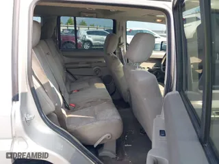 2007 Jeep Commander Sport with VIN 1J8HG48K87C696538, listed as a IAAI auction lot 39853716 with 226,491 mi miles. Bid and sale history available at carsss.com. Image 8.