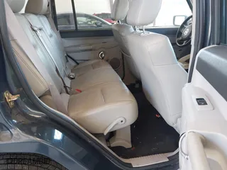 2006 Jeep Commander Limited with VIN 1J8HG58296C364600, listed as a IAAI auction lot 42054968 with 102,519 mi miles. Bid and sale history available at carsss.com. Image 8.