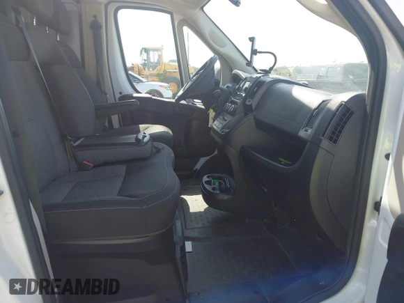 2020 Ram ProMaster Cargo with VIN 3C6TRVDGXLE110970, listed as a IAAI auction lot 42109762 with 71,539 mi miles and . Bid and sale history available at carsss.com. Image 5.