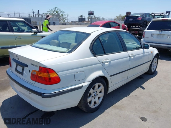 2005 BMW 3 Series 325i with VIN WBAET37475NH06710, listed as a IAAI auction lot 42581829 with 189,453 mi miles and . Bid and sale history available at DreamBid. Image 4.