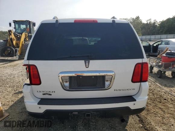 2006 Lincoln Navigator Luxury with VIN 5LMFU28596LJ05811, listed as a Copart auction lot 70048584 with 214,952 mi miles and Salvage Title. Bid and sale history available at carsss.com. Image 6.