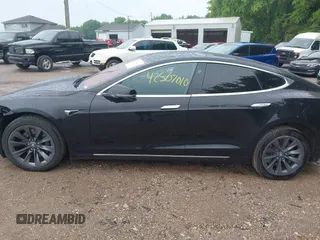 2018 Tesla Model S 75D with VIN 5YJSA1E21JF283971, listed as a IAAI auction lot 42507010 with 117,934 mi miles and . Bid and sale history available at DreamBid. Image 15.