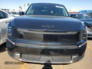 2024 Kia EV9 Light Long Range with VIN KNDAB5S16R6030468, listed as a Copart auction lot 47266195 with 4,675 mi miles and Salvage Title. Bid and sale history available at carsss.com. Image 5.