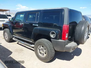 2007 Hummer H3 SUV with VIN 5GTDN13E578153252, listed as a IAAI auction lot 42003767 with 130,810 mi miles. Bid and sale history available at carsss.com. Image 3.