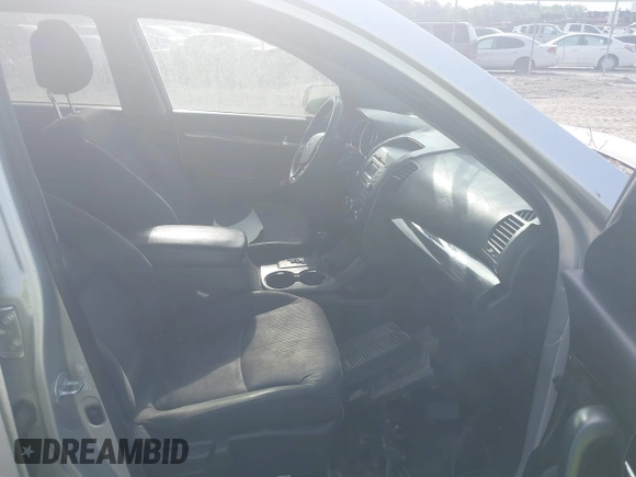 2011 Kia Sorento LX with VIN 5XYKTDA29BG066339, listed as a IAAI auction lot 42095946 with 231,849 mi miles. Bid and sale history available at carsss.com. Image 5.