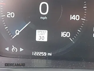 2016 Volvo XC90 T6 Momentum with VIN YV4A22PK0G1089068, listed as a IAAI auction lot 41819356 with 122,259 mi miles. Bid and sale history available at carsss.com. Image 15.