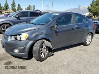 2012 Chevrolet Sonic LT z VIN 1G1JD5SH7C4187798, wystawiony jako Copart lot #49811815 z przebiegiem 150 763 mil mil oraz Szkoda całkowita • Salvage title. Historia ofert i sprzedaży dostępna na DreamBid. Obrazek 1.