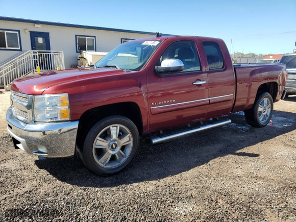 2013 Chevrolet Silverado 1500 LT with VIN 1GCRCSE01DZ309710, listed as a Copart auction lot 41986015 with 105,318 mi miles and Clean Title. Bid and sale history available at carsss.com. Image 1.
