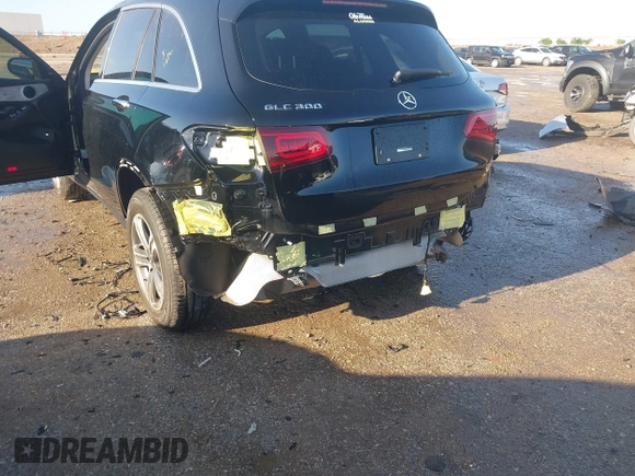 2022 Mercedes-Benz GLC 300 with VIN W1N0G8DB7NV394945, listed as a IAAI auction lot 42060999 with 17,332 mi miles and . Bid and sale history available at DreamBid. Image 6.