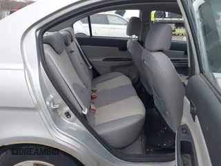 2010 Hyundai Accent GLS с VIN KMHCN4AC6AU462227, выставлен на аукционе IAAI как лот 41666567 с пробегом 132 114 миль миль и . История ставок и продаж доступна на DreamBid. Изображение 8.